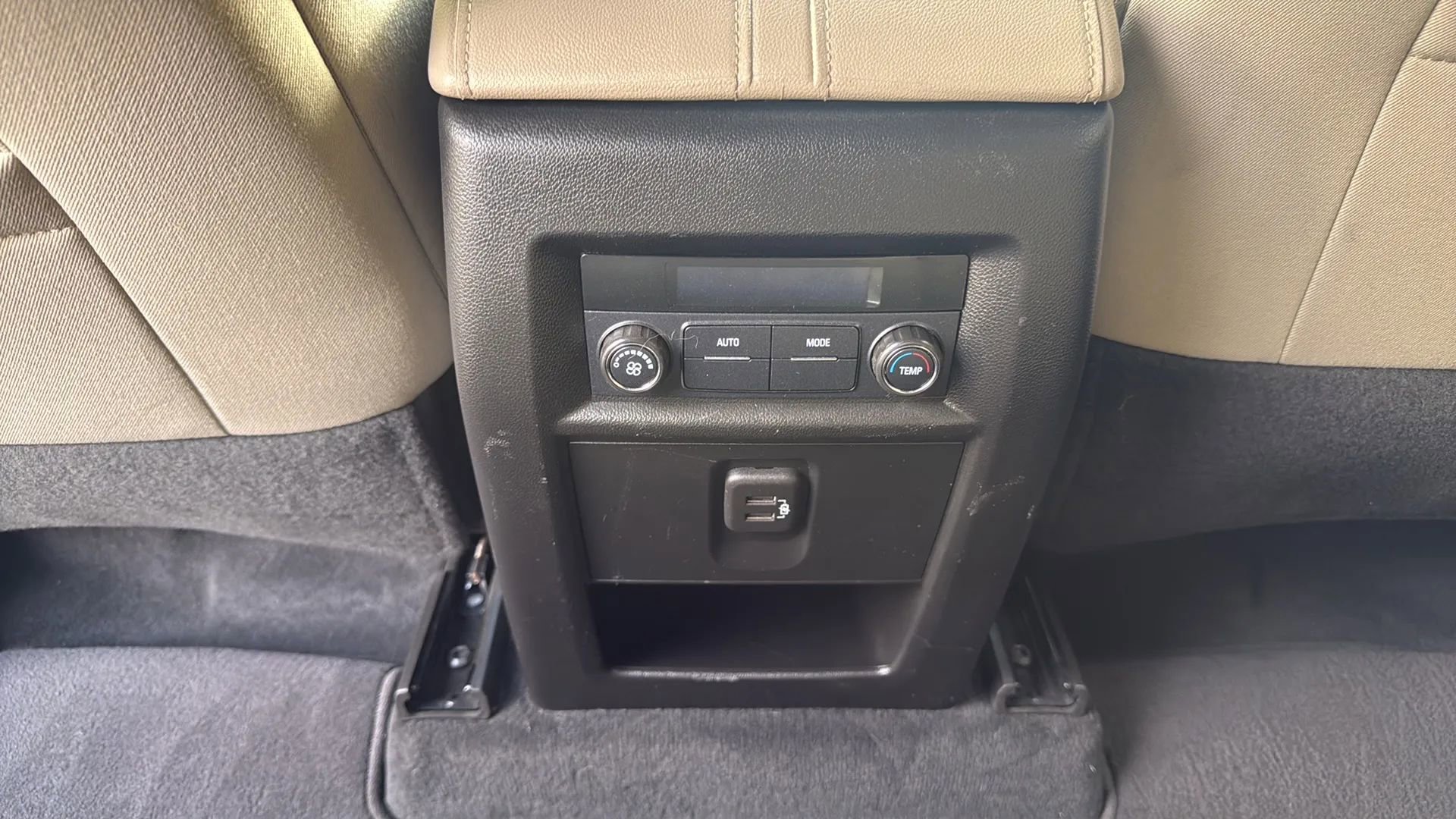 Used 2022 Chevrolet Traverse LS AWD/4WD image 30
