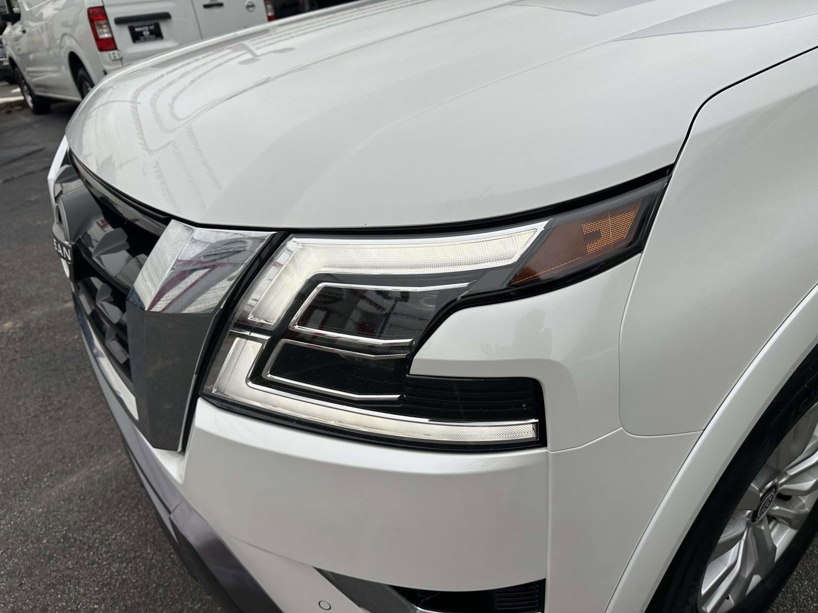 Used 2024 Nissan Armada SV image 8