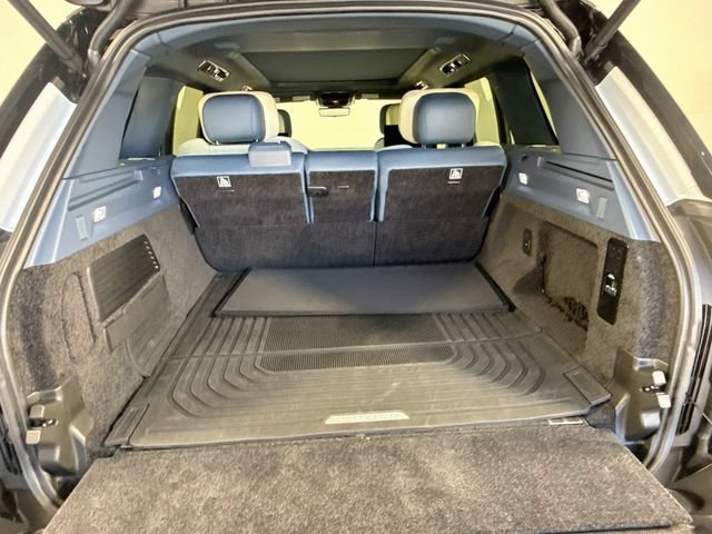Certified 2025 Land Rover Range Rover SV AWD/4WD image 29