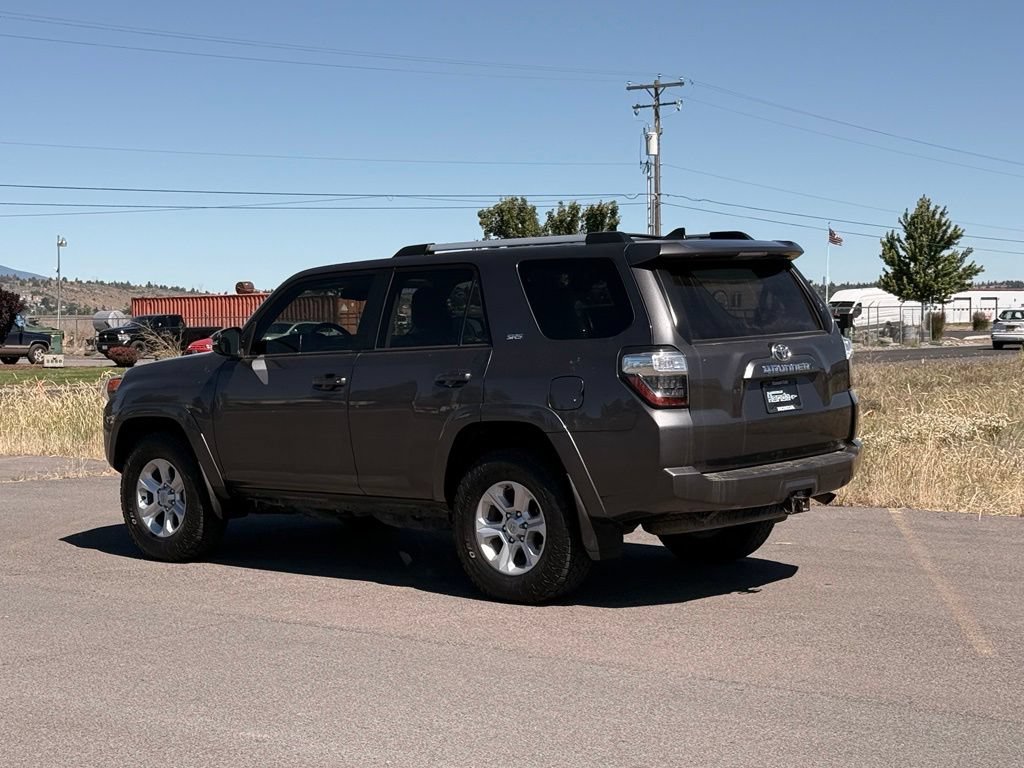 Used 2022 Toyota 4Runner SR5 Premium w/ Moonroof Package AWD/4WD image 4