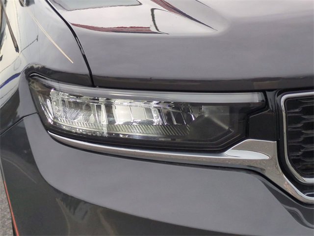 New 2025 Jeep Grand Cherokee Limited w/ Trailer Tow Package image 10