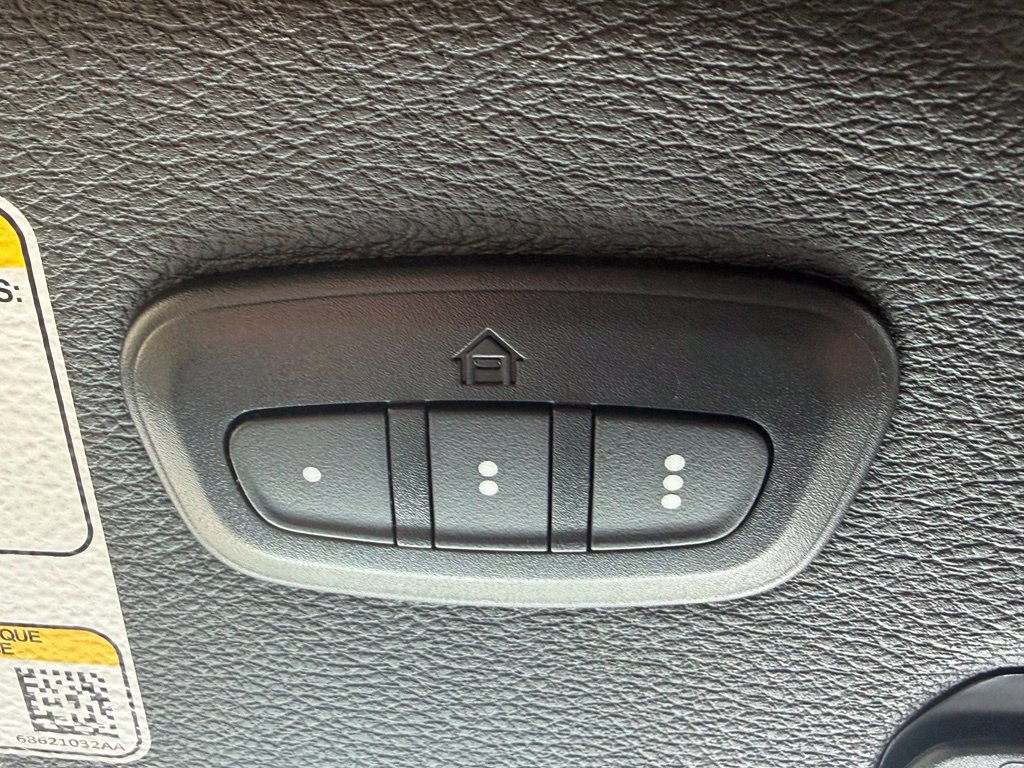 Used 2024 Jeep Wrangler Unlimited Sahara AWD/4WD image 55