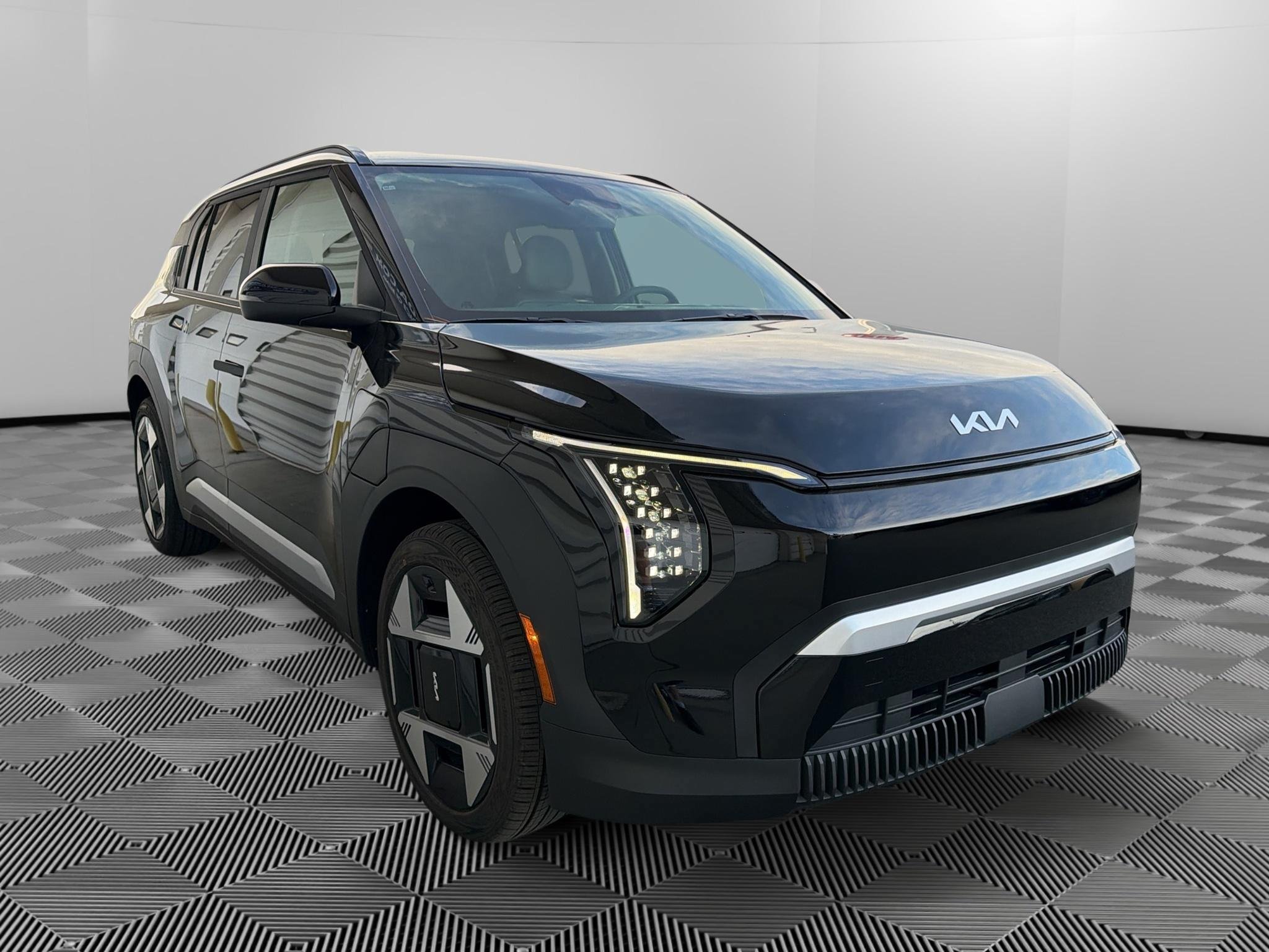 New 2027 Kia EV3 Wind AWD/4WD image 3