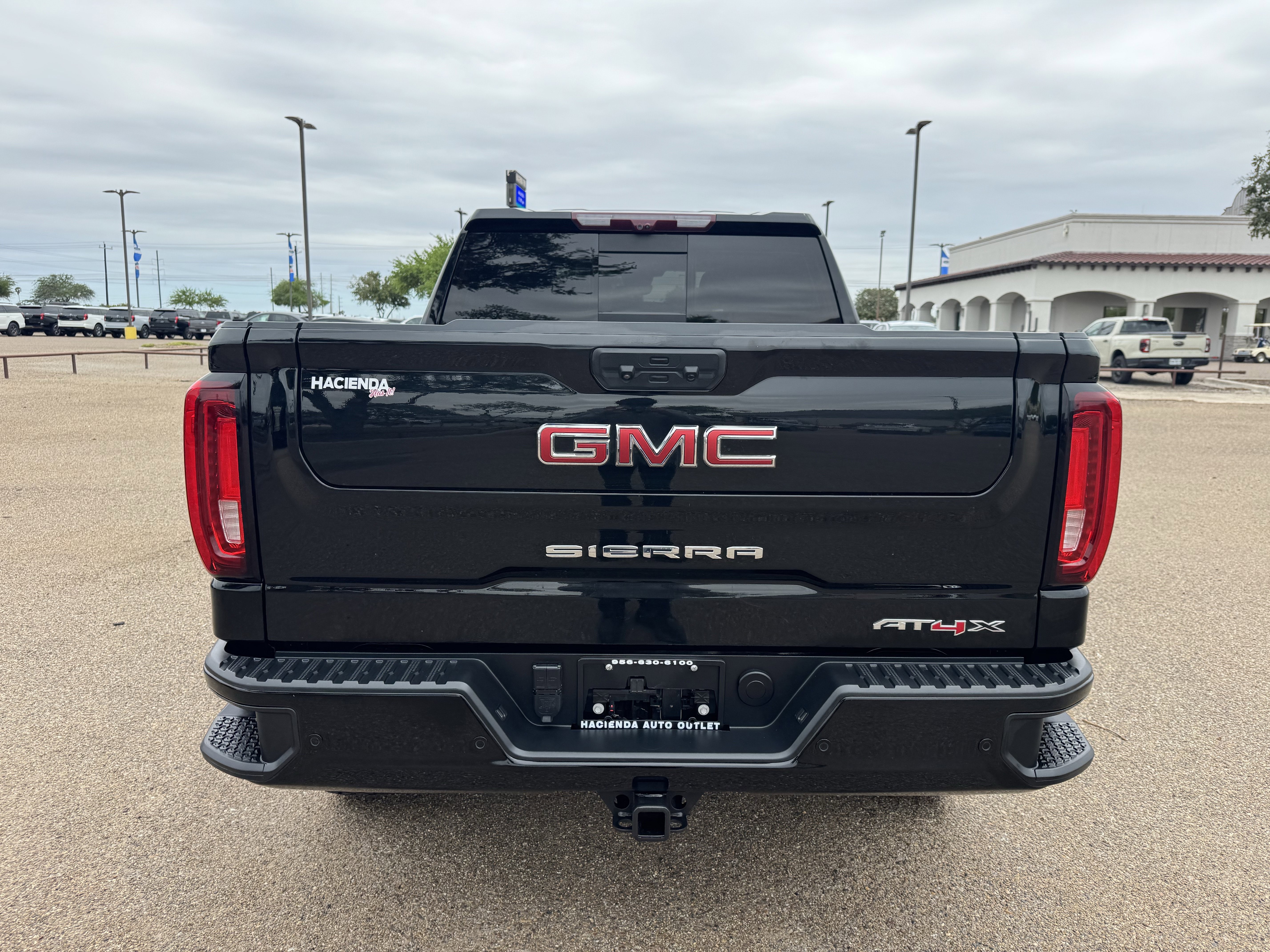 Used 2024 GMC Sierra 1500 AT4X image 3