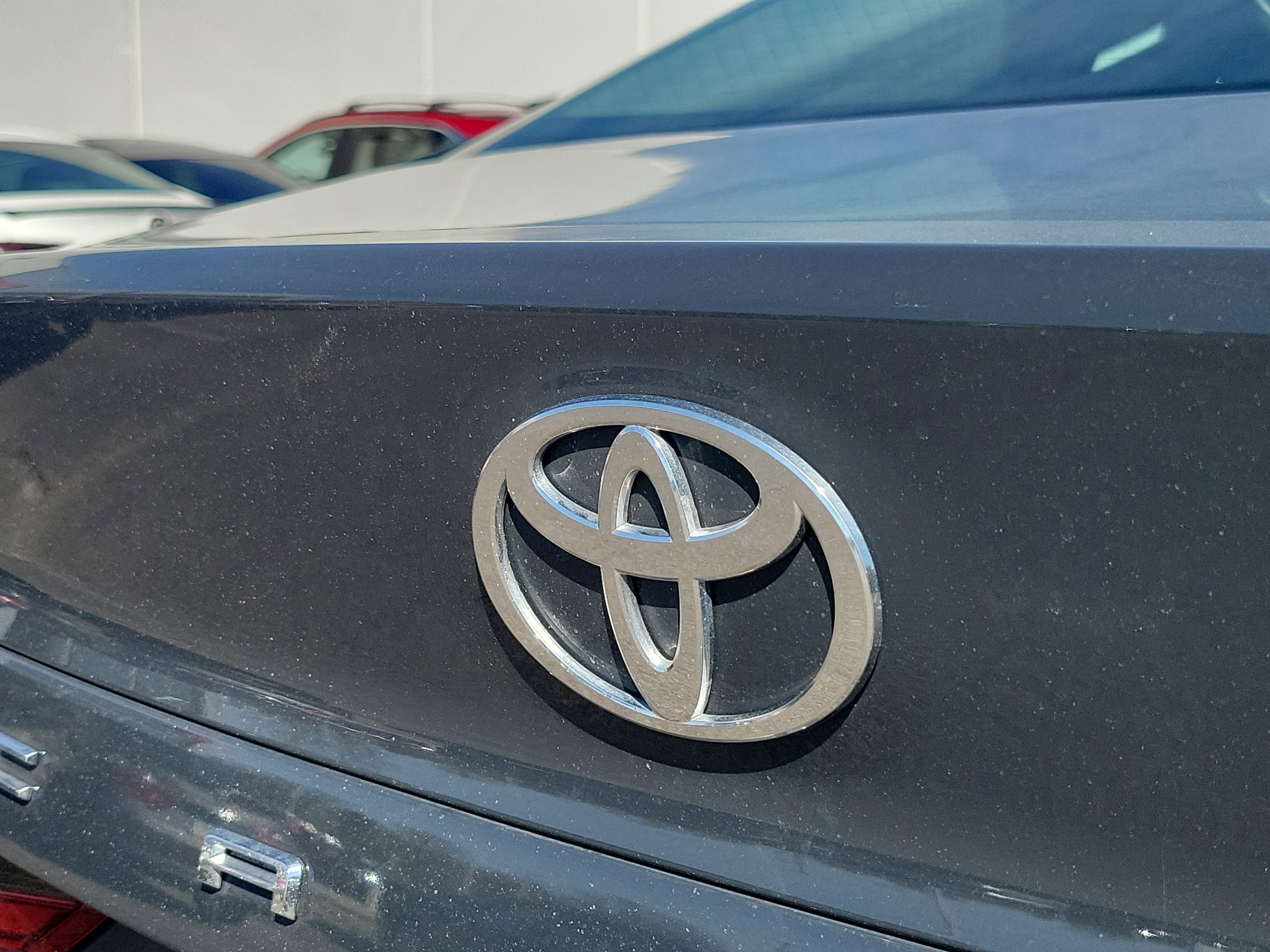 Used 2025 Toyota Camry XLE w/ Premium Plus Package image 6