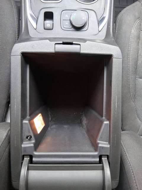 Used 2023 Chevrolet Traverse LT FWD image 14