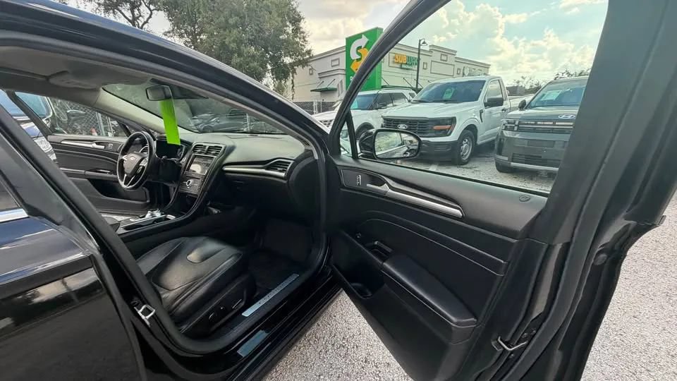 Used 2017 Ford Fusion Energi Titanium FWD image 6