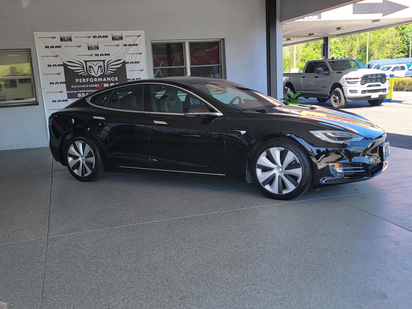 Used 2021 Tesla Model S Long Range image 2