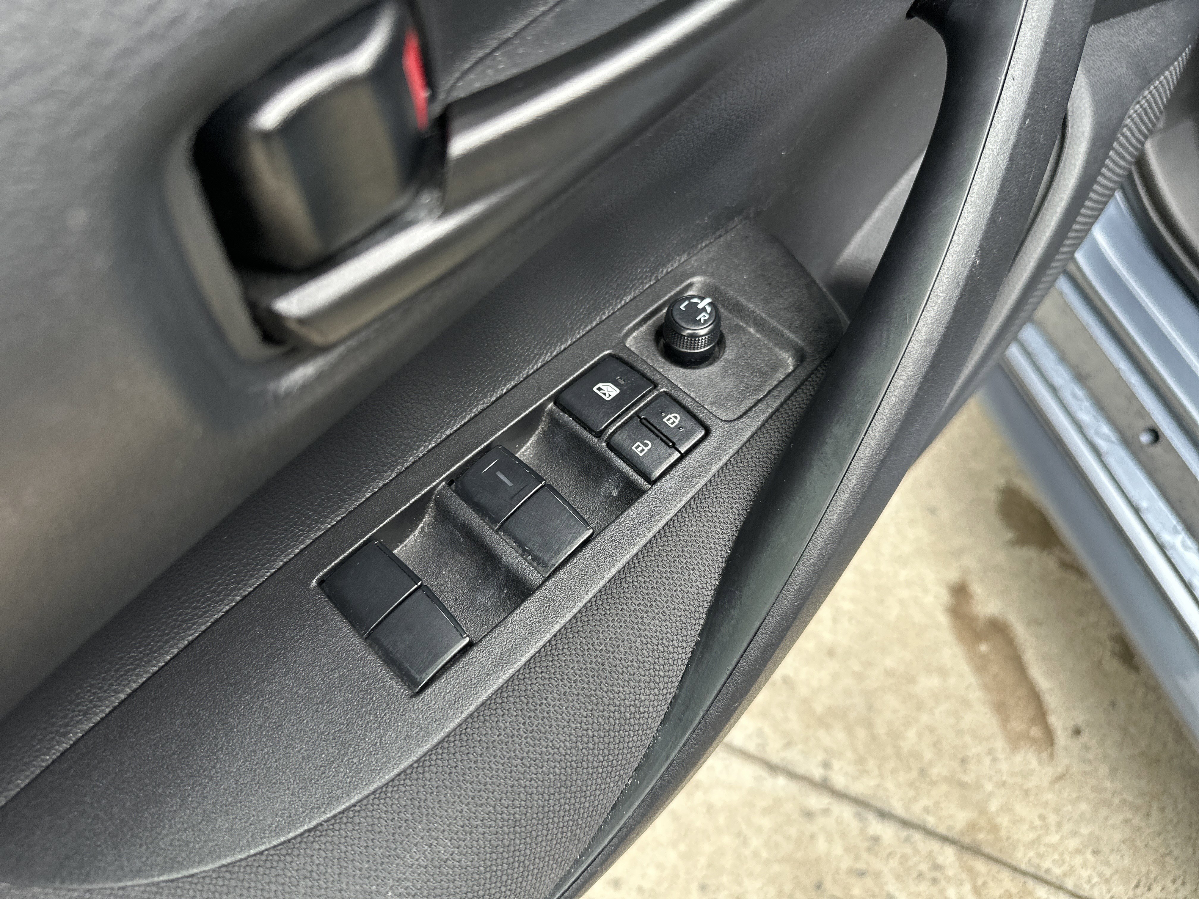 Used 2025 Toyota Corolla LE FWD image 14