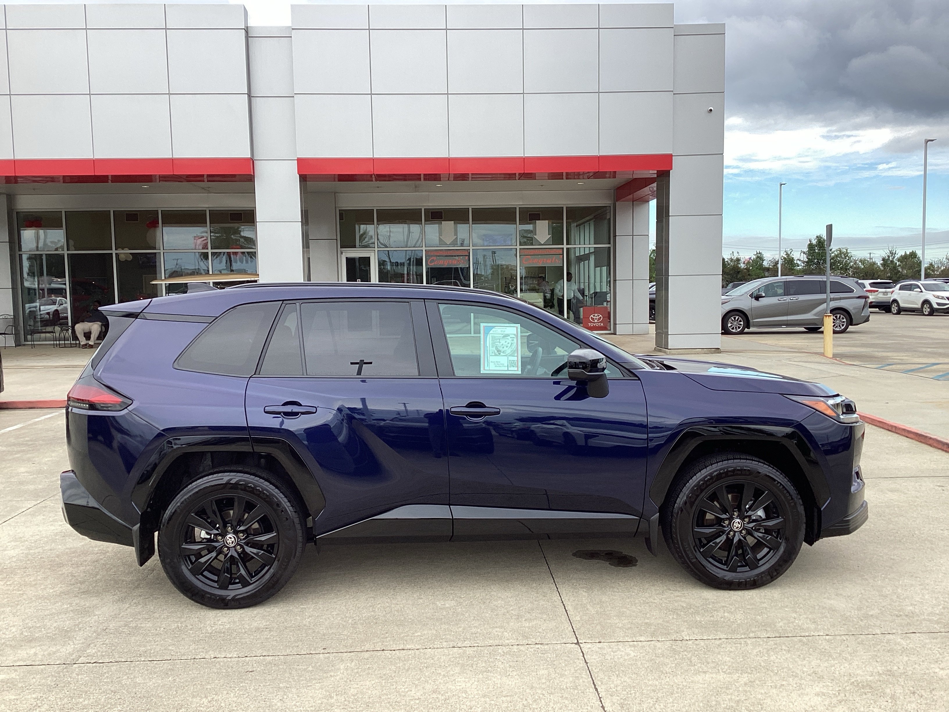 Used 2026 Toyota RAV4 SE FWD image 8
