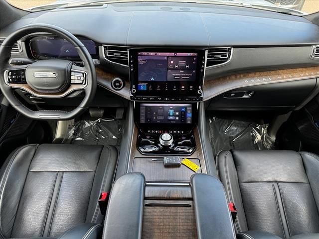 Used 2023 Jeep Grand Wagoneer L Series II AWD/4WD image 15