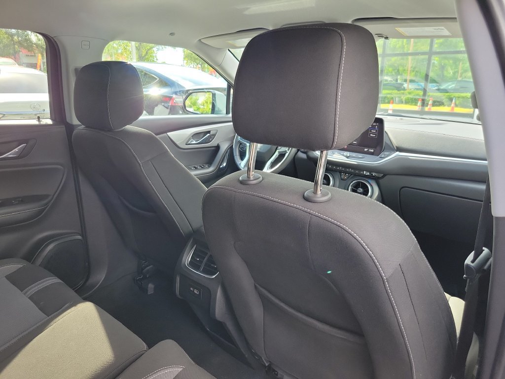 Used 2025 Chevrolet Blazer LT FWD image 15