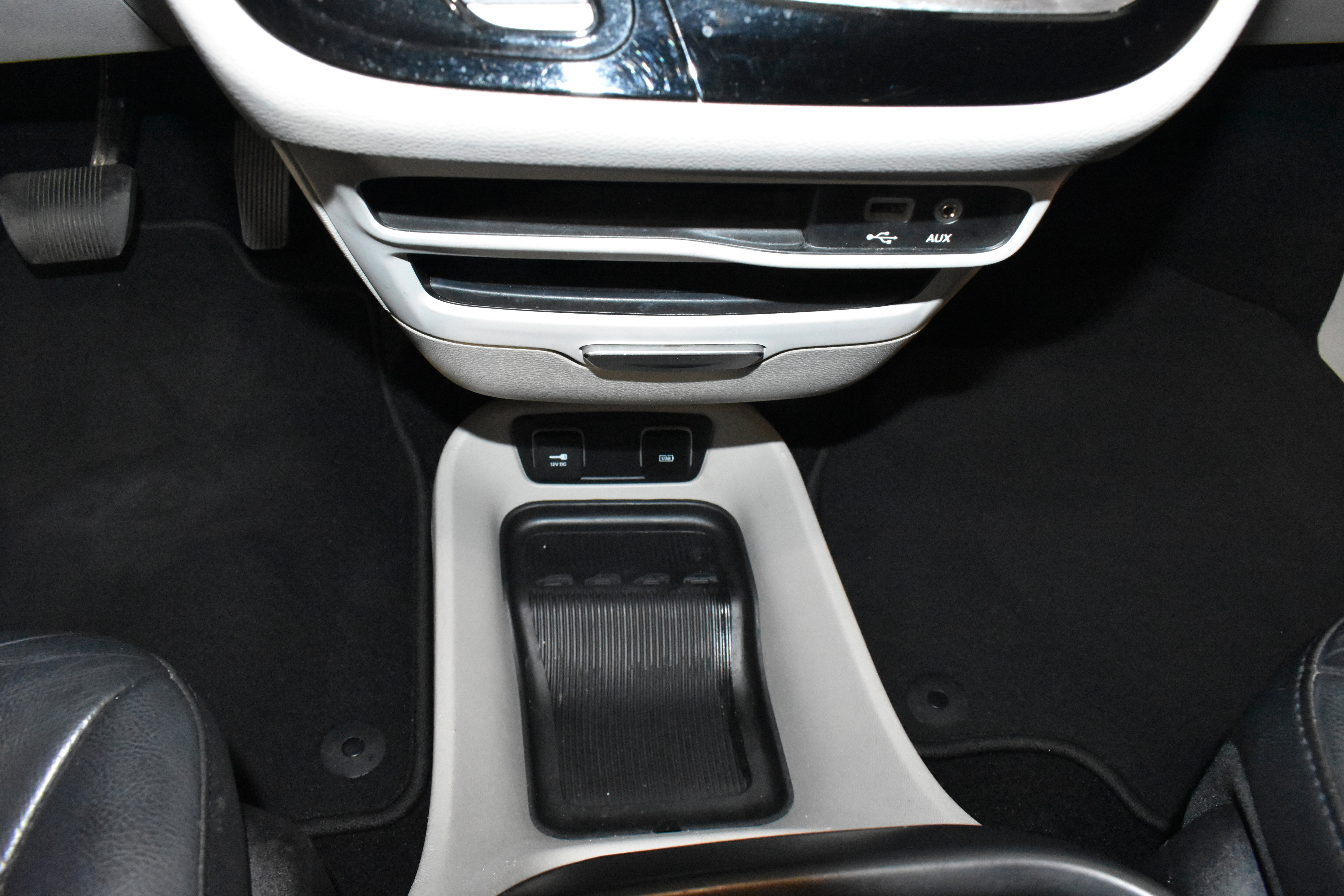 Used 2019 Chrysler Pacifica Touring-L image 19