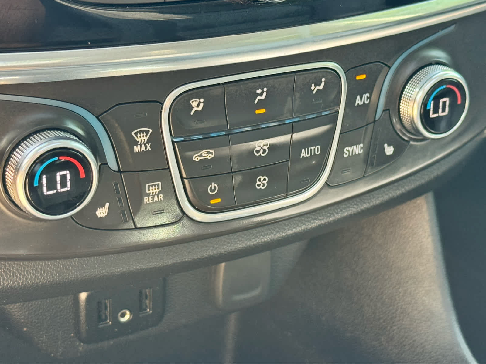 Used 2019 Chevrolet Traverse LT w/ LT Premium Package FWD image 20