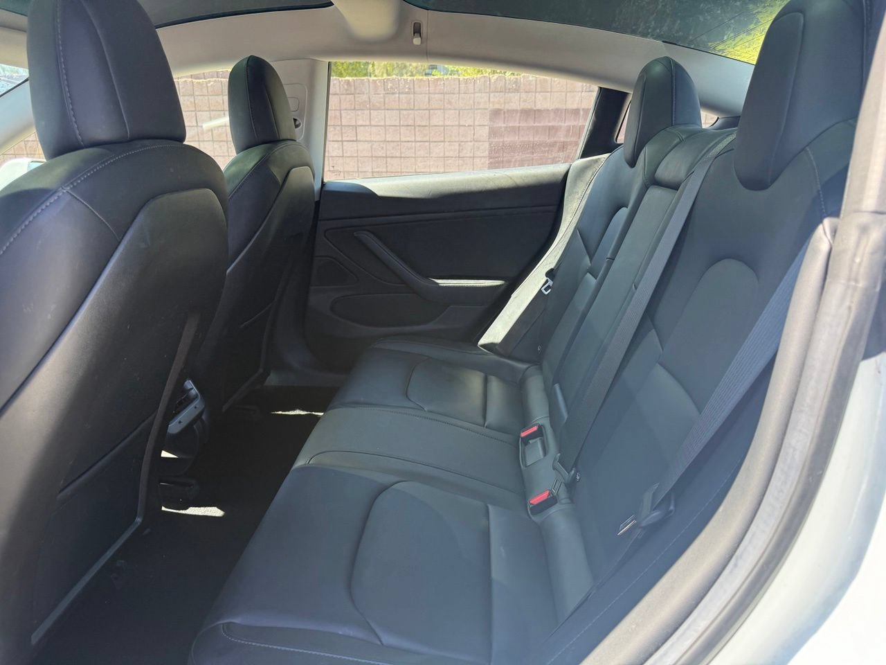 Used 2018 Tesla Model 3 Long Range RWD image 9