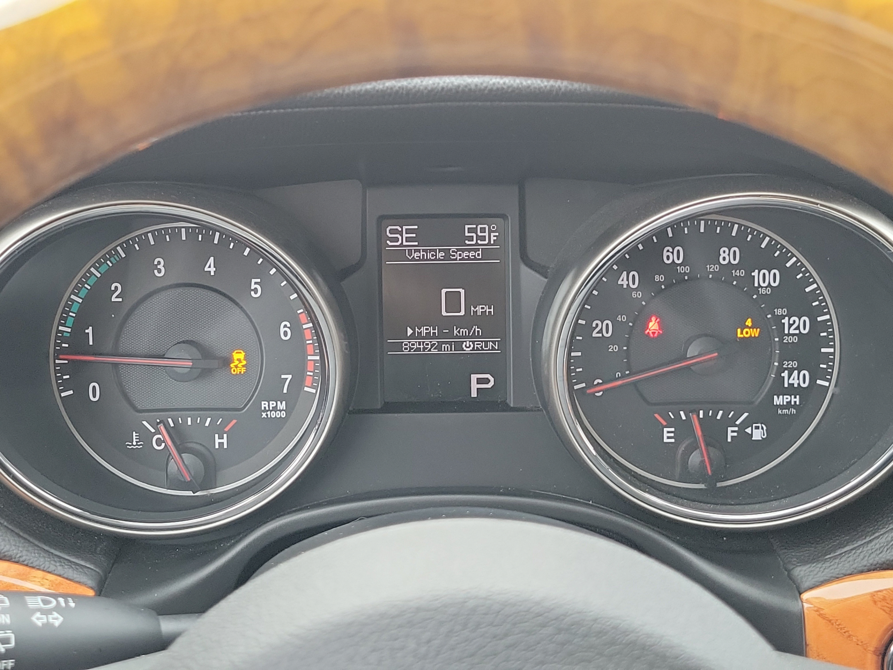 Used 2013 Jeep Grand Cherokee Overland AWD/4WD image 25