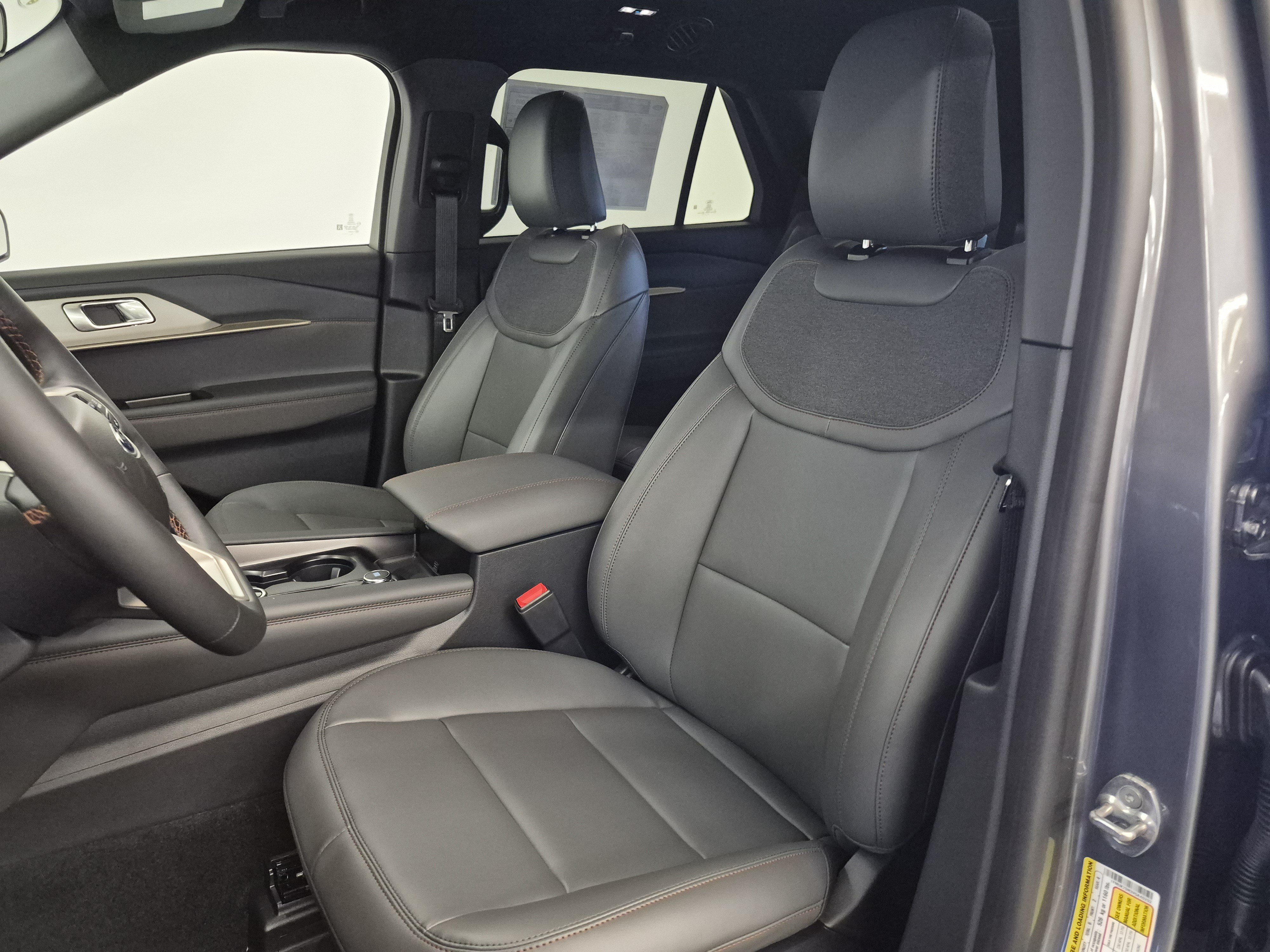 New 2027 Ford Explorer Active w/ Active Comfort Package RWD image 9