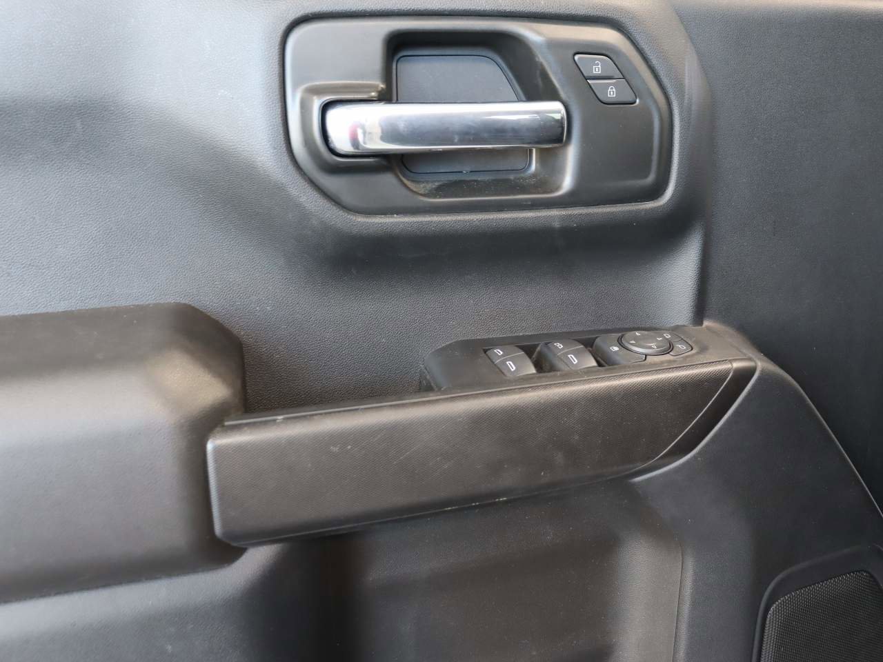 Used 2022 Chevrolet Silverado 1500 Custom image 13