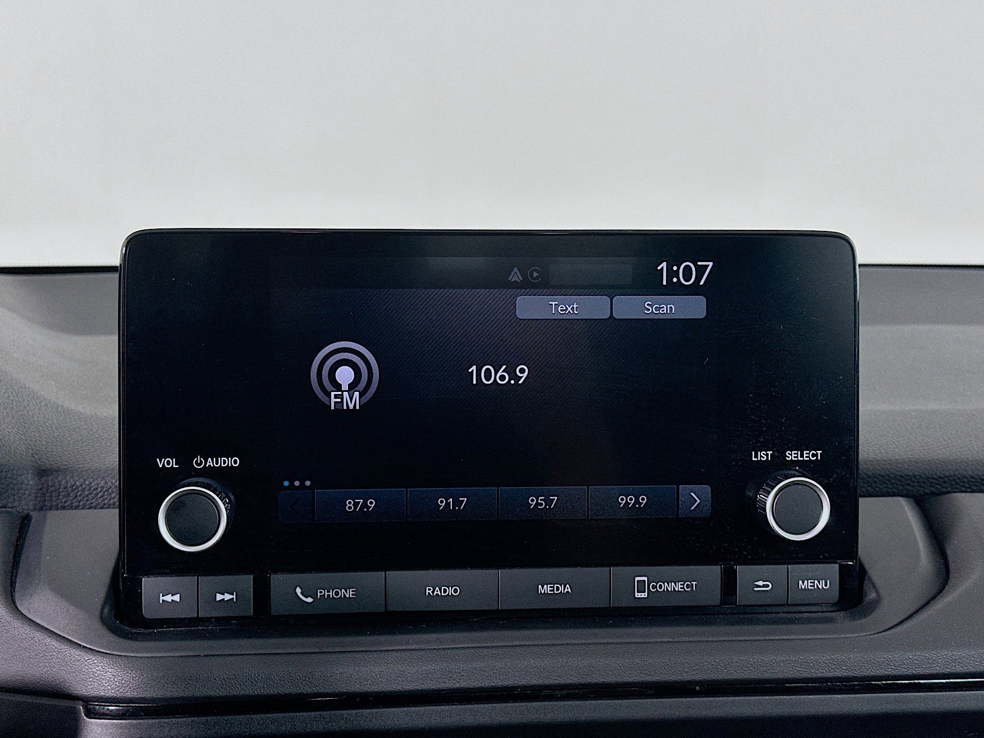 Used 2025 Honda Accord SE image 19