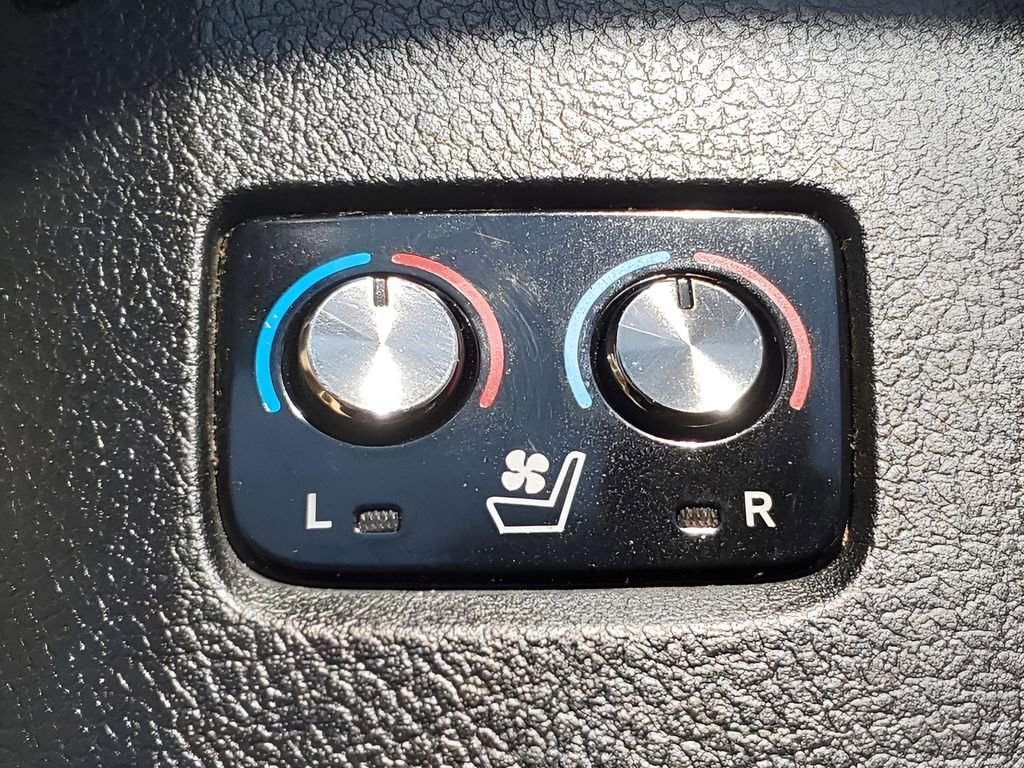 Used 2018 Toyota Avalon Limited w/ Protection Package image 34