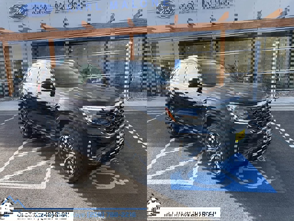 Used 2024 Volkswagen Atlas Cross Sport SEL Premium R-Line image 2