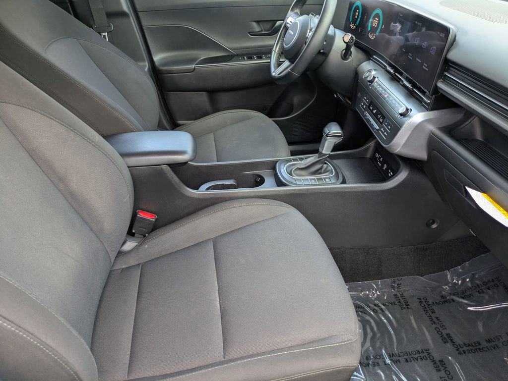 Used 2025 Hyundai Kona SEL FWD image 30