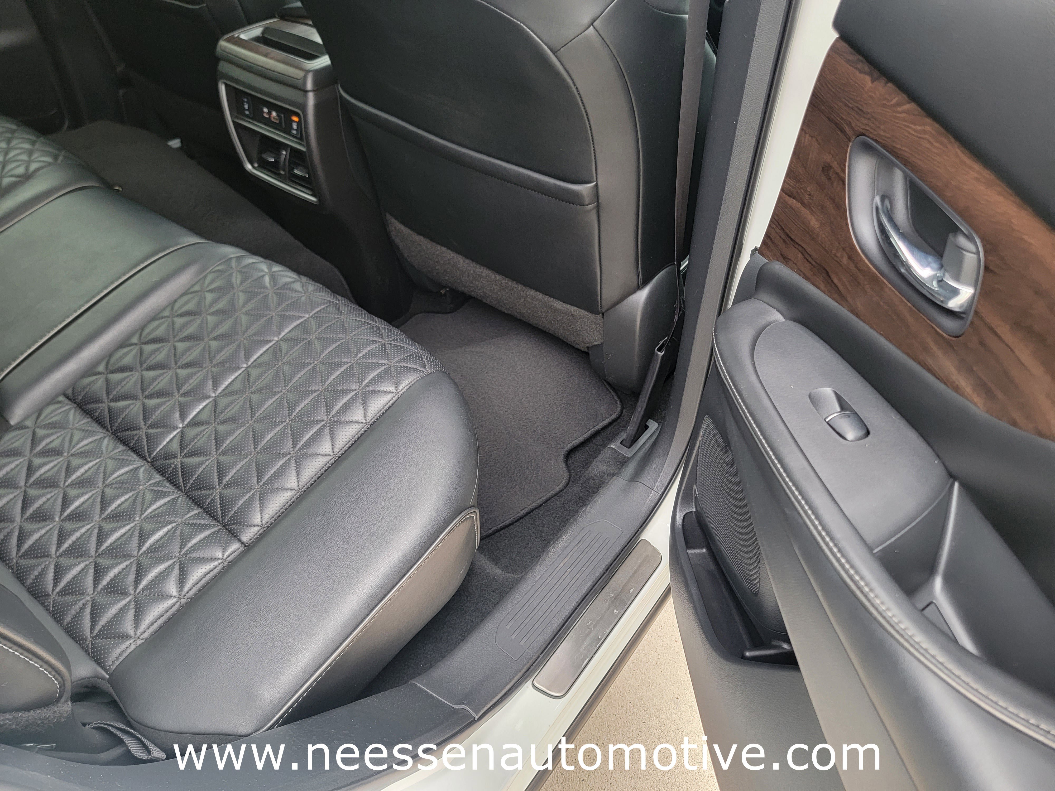 Used 2020 Nissan Murano Platinum w/ Cargo Package image 11