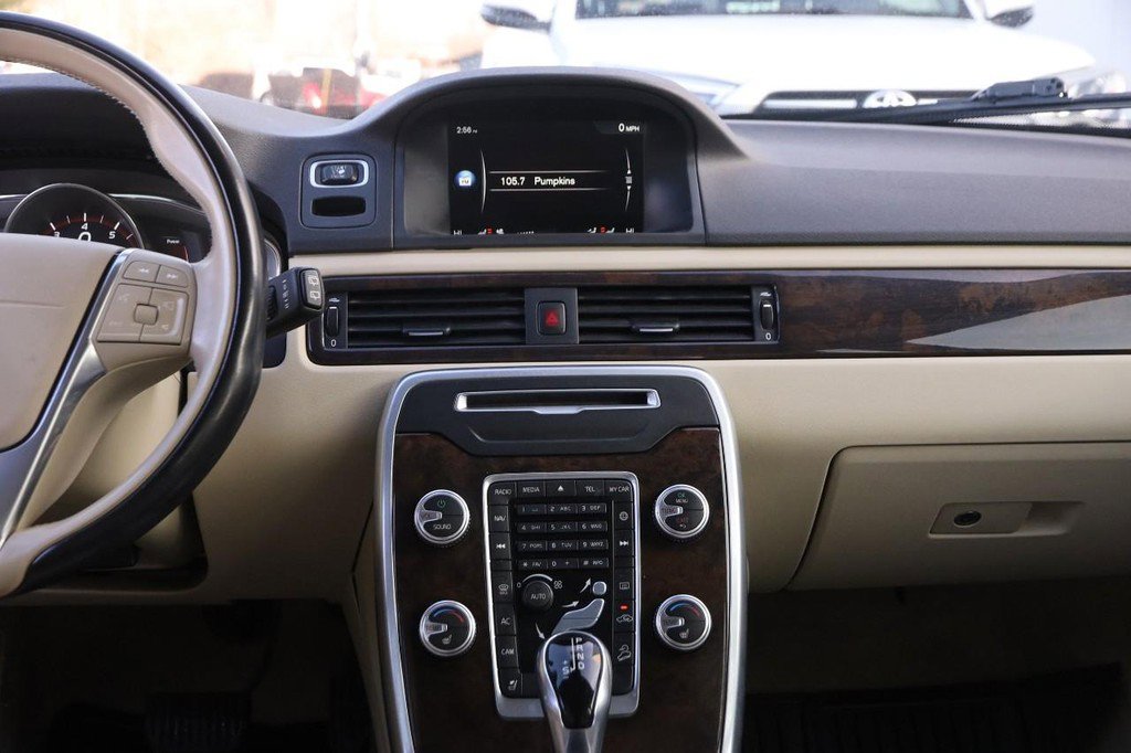 Used 2016 Volvo XC70 T5 Premier w/ Proximity Package image 24