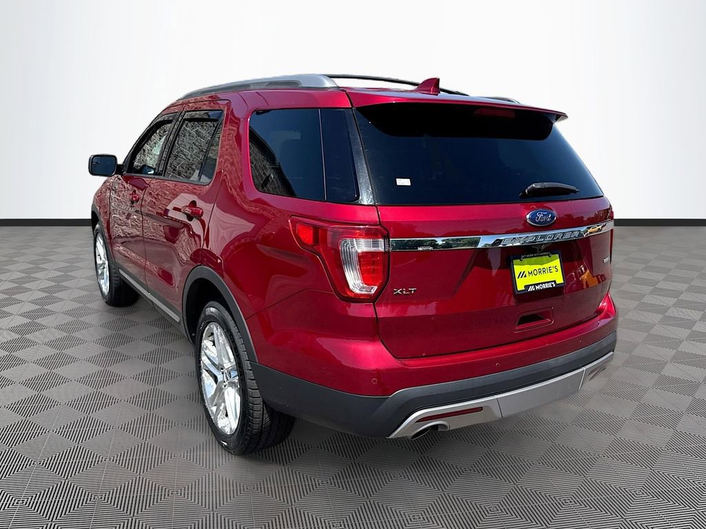 Used 2016 Ford Explorer XLT w/ Equipment Group 202A AWD/4WD image 34
