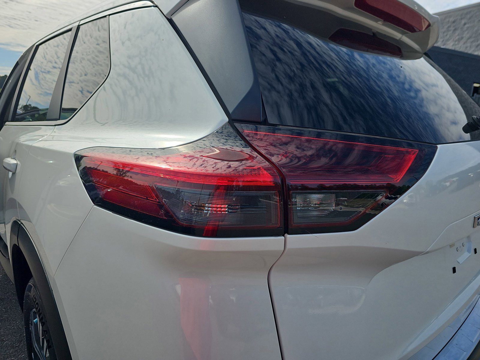 Used 2023 Nissan Rogue SV FWD image 65