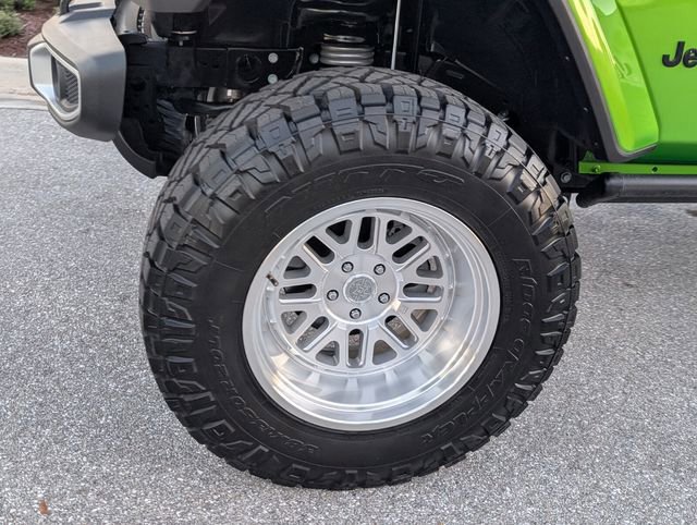 Used 2025 Jeep Gladiator Sport image 4