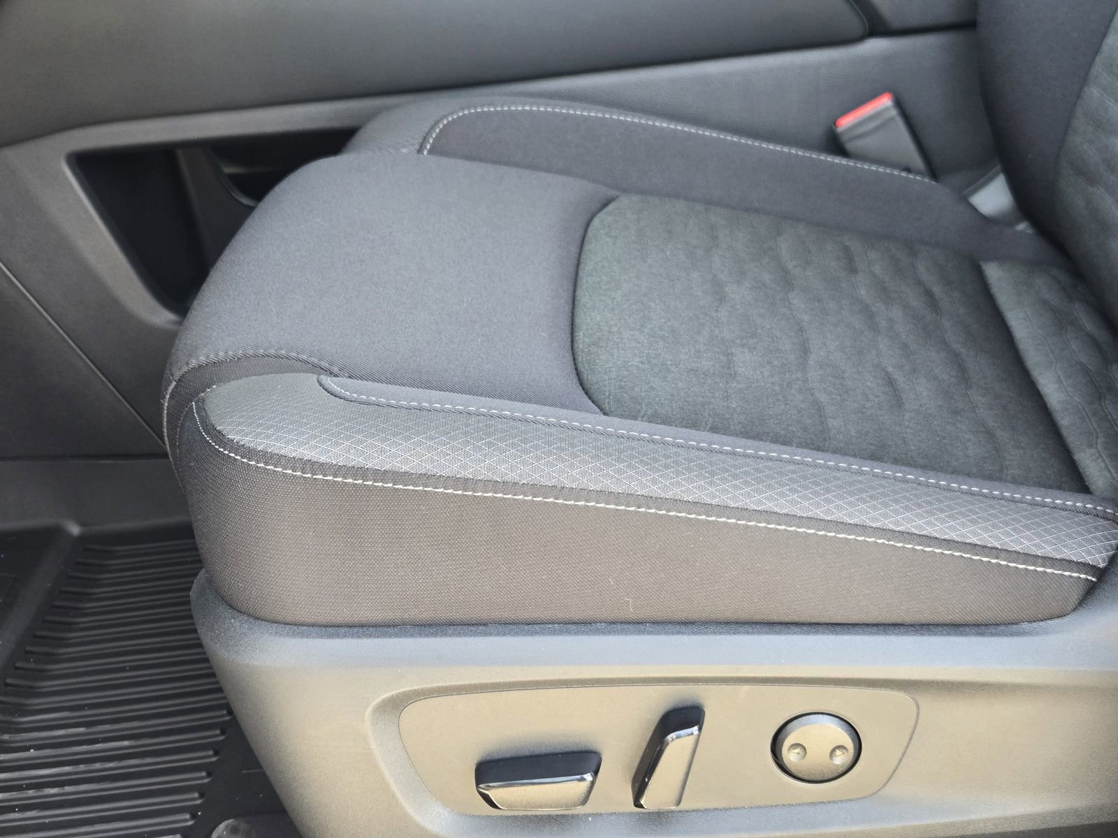 New 2026 Nissan Pathfinder SV image 21