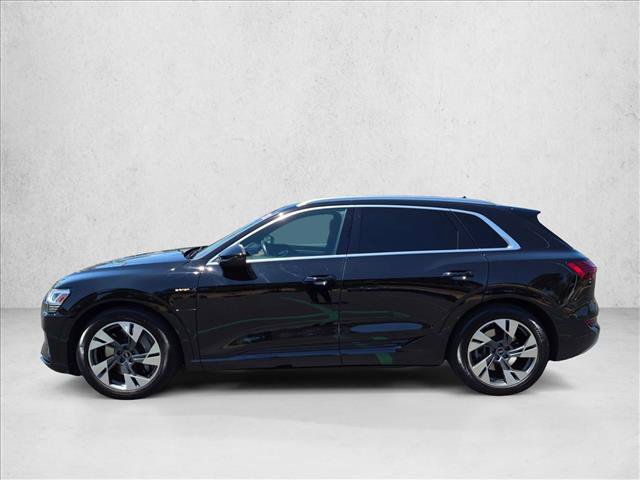 Used 2022 Audi e-tron Premium AWD/4WD image 9