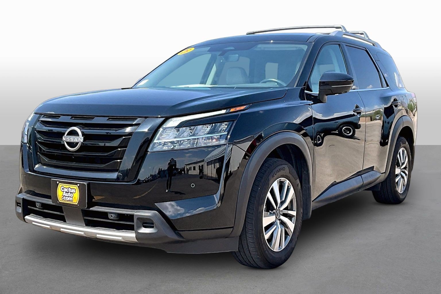 Used 2023 Nissan Pathfinder SL w/ Black Appearance Package
