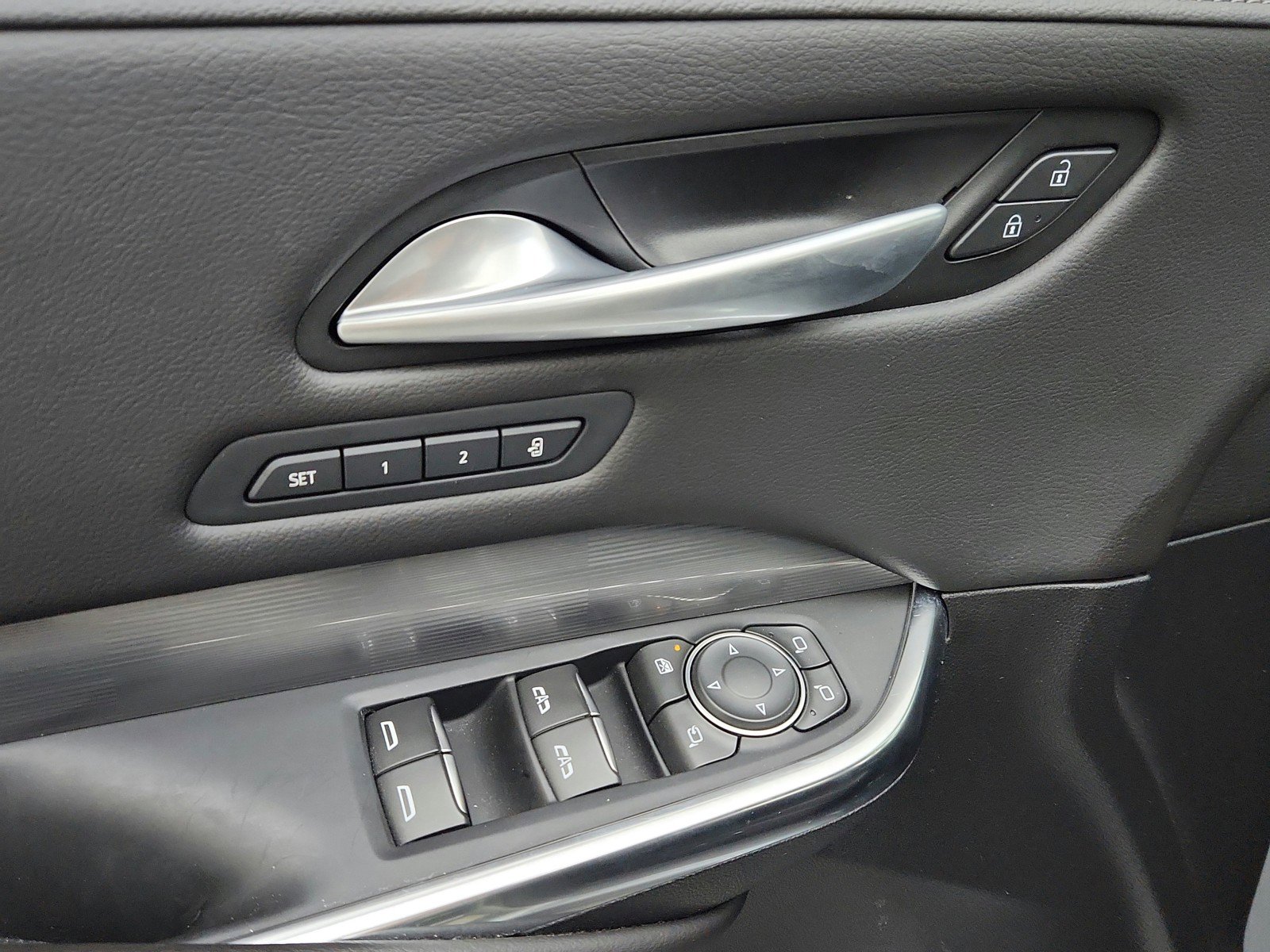 Used 2025 Cadillac XT4 Premium Luxury FWD image 20