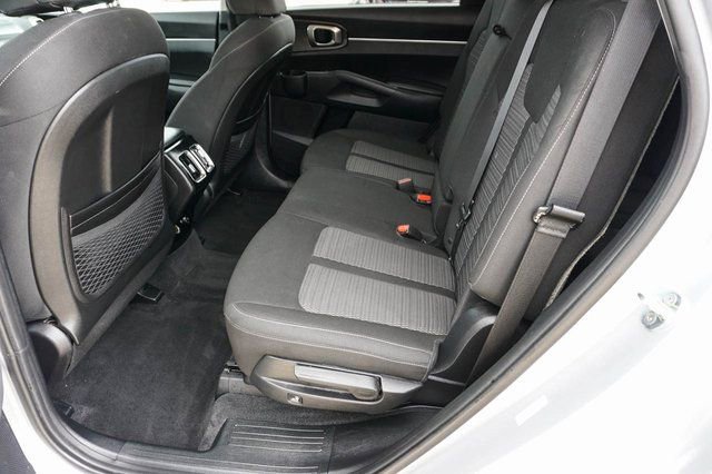 Used 2022 Kia Sorento LX image 15