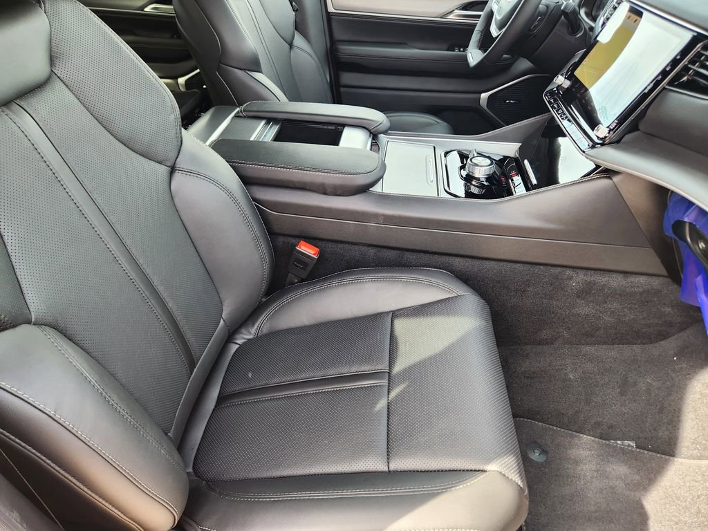 New 2026 Jeep Grand Wagoneer 4WD image 9