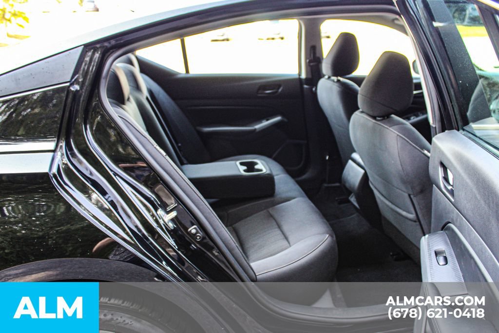 Used 2025 Nissan Altima 2.5 SV FWD image 17
