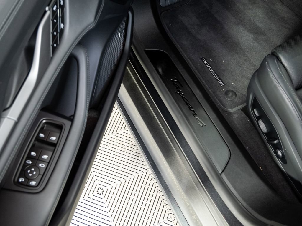 Certified 2025 Porsche Taycan AWD/4WD image 8