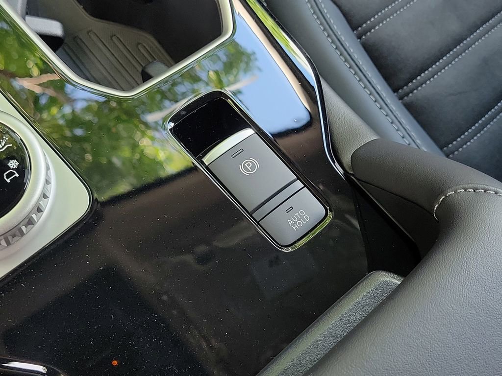 New 2025 Mitsubishi Outlander SE image 22