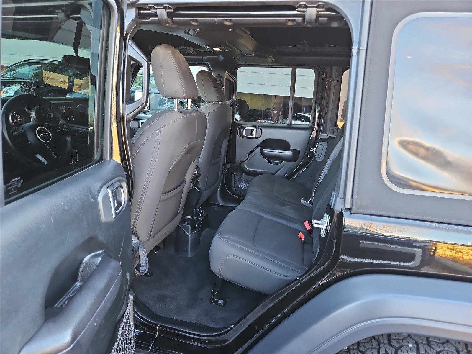 Used 2018 Jeep Wrangler Unlimited Sport S image 25