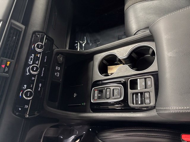 Used 2024 Honda Pilot Touring image 23
