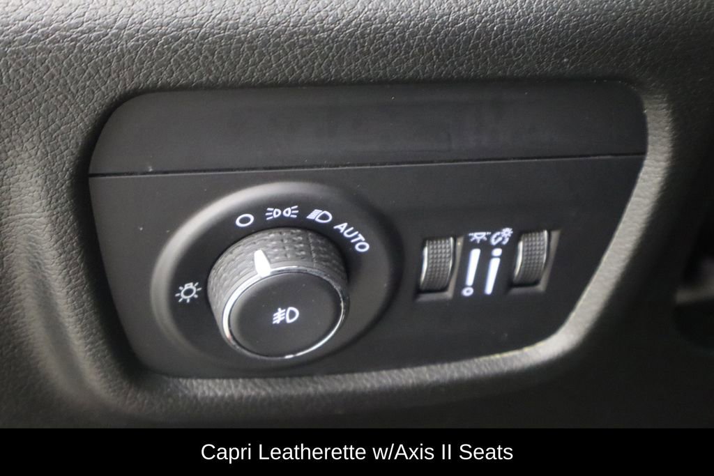 Used 2024 Jeep Grand Cherokee Limited w/ Luxury Tech Group II image 16