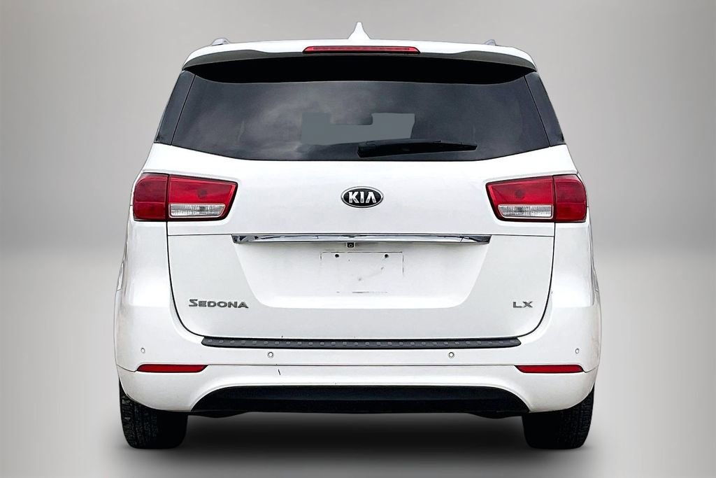 Used 2017 Kia Sedona LX w/ LX Essentials Premium Package FWD image 6