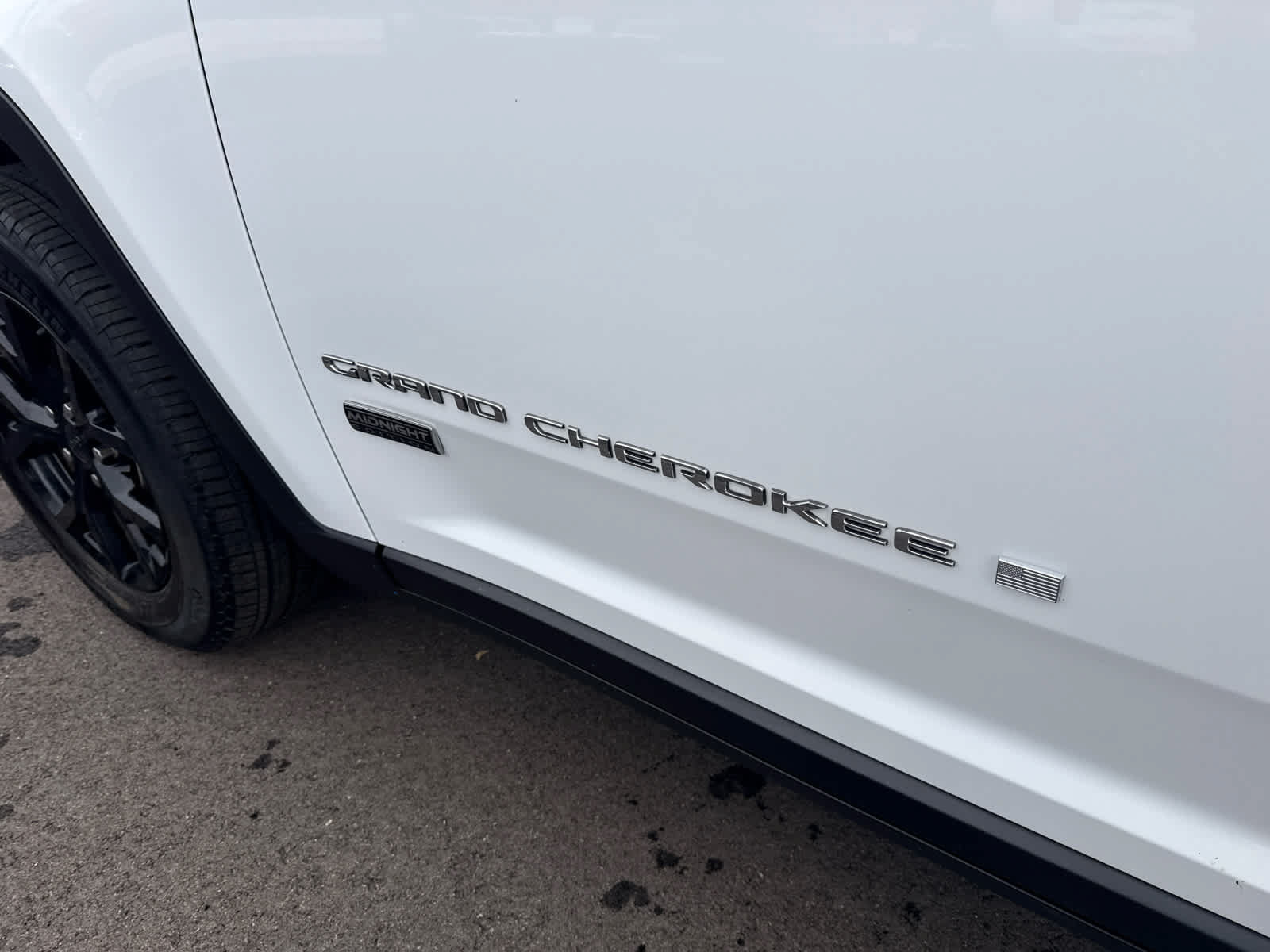 Used 2023 Jeep Grand Cherokee L Limited AWD/4WD image 9