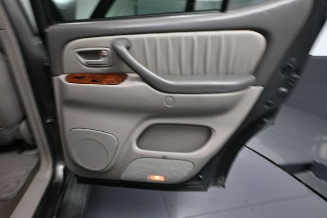 Used 2005 Toyota Sequoia Limited AWD/4WD image 40
