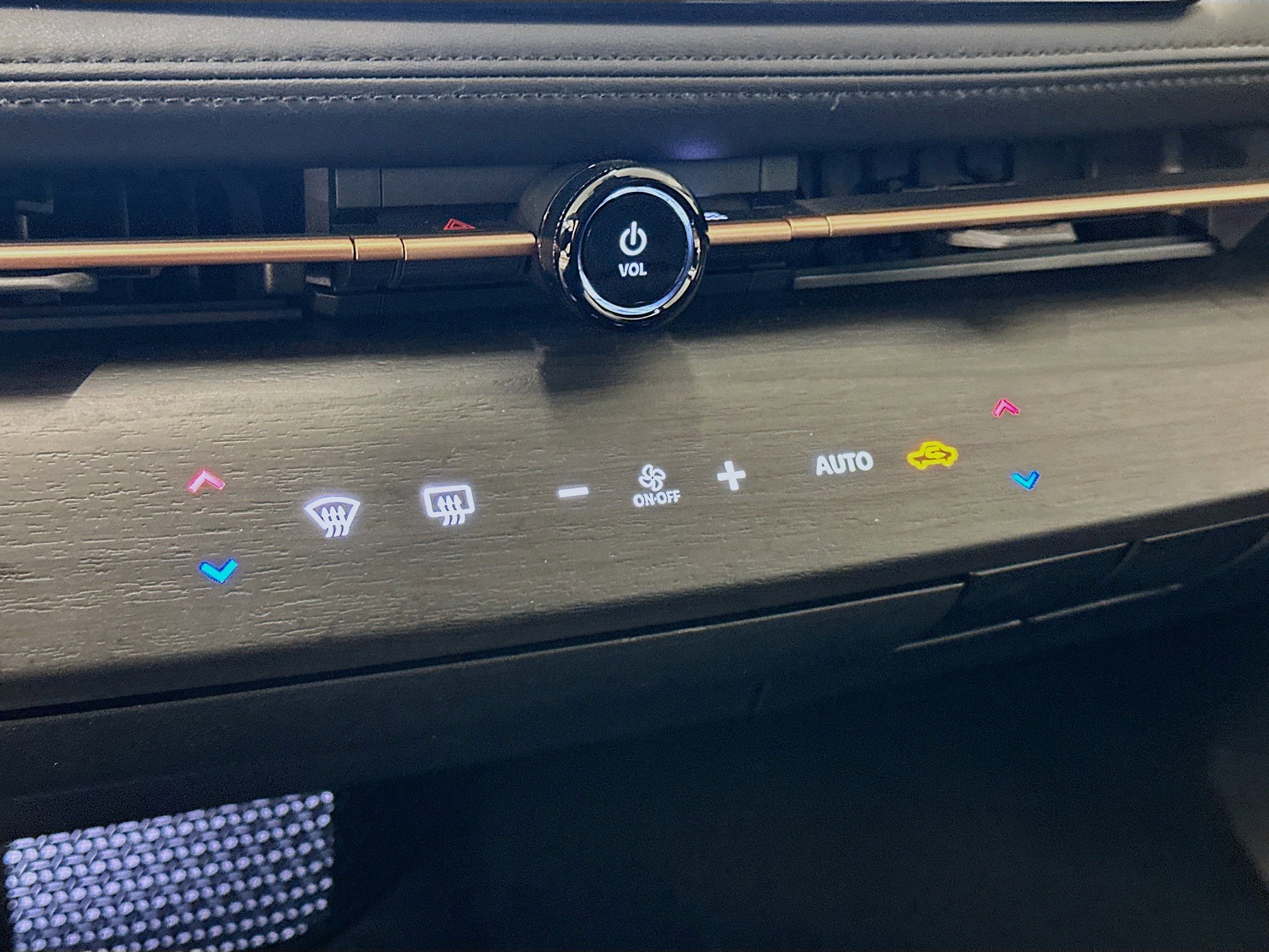 Used 2024 Nissan Ariya AWD image 24