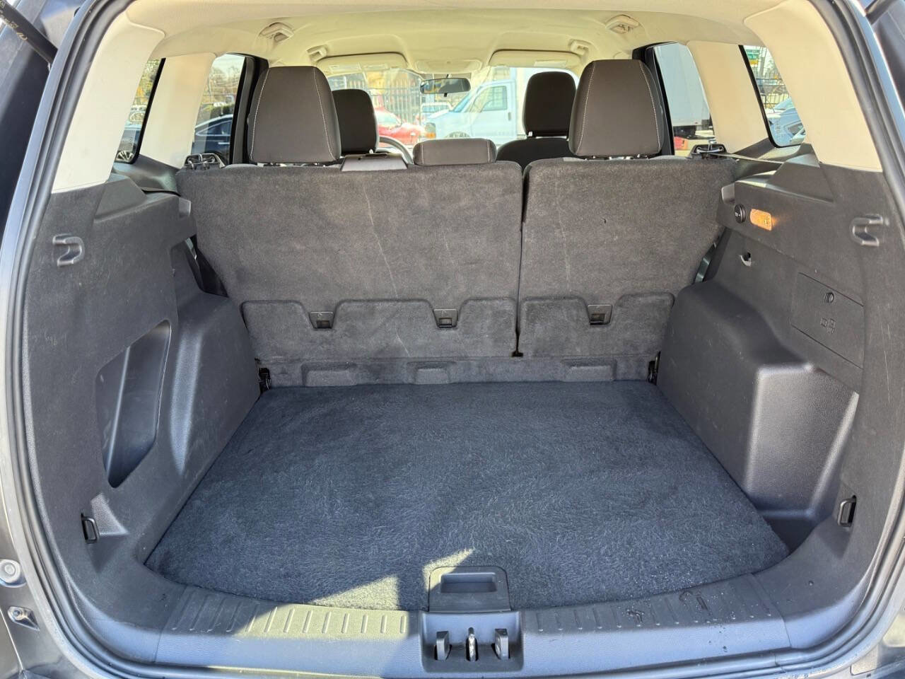 Used 2019 Ford Escape SE image 11