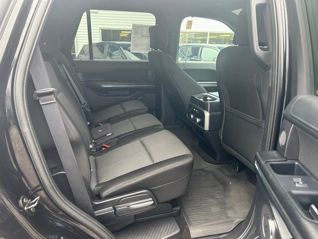 Used 2018 Ford Expedition XLT image 17