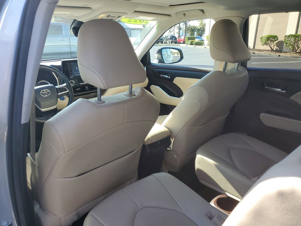 Used 2022 Toyota Highlander XLE image 20